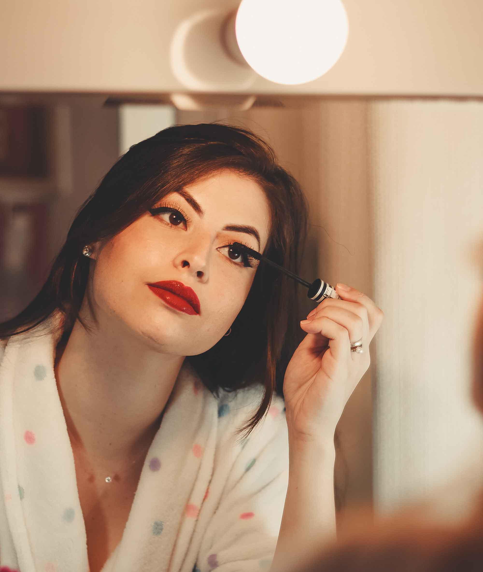 Best Lighting For Makeup, What Is The Best Lighting For A Makeup Mirror